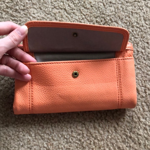 Fossil Peach/Coral Colored Wallet - Picture 6 of 7
